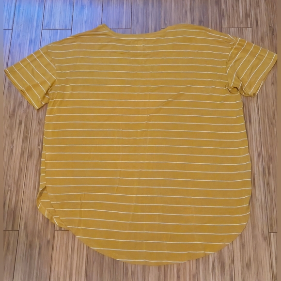 NWOT Universal Thread Yellow Striped Short Sleeve Tee - Picture 8 of 9